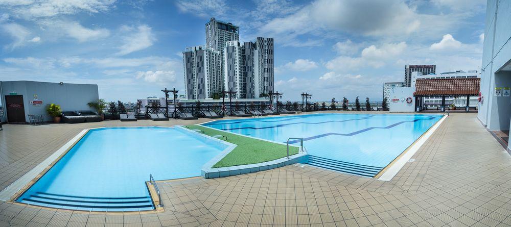Ramada Plaza By Wyndham Melaka Hotel Екстериор снимка